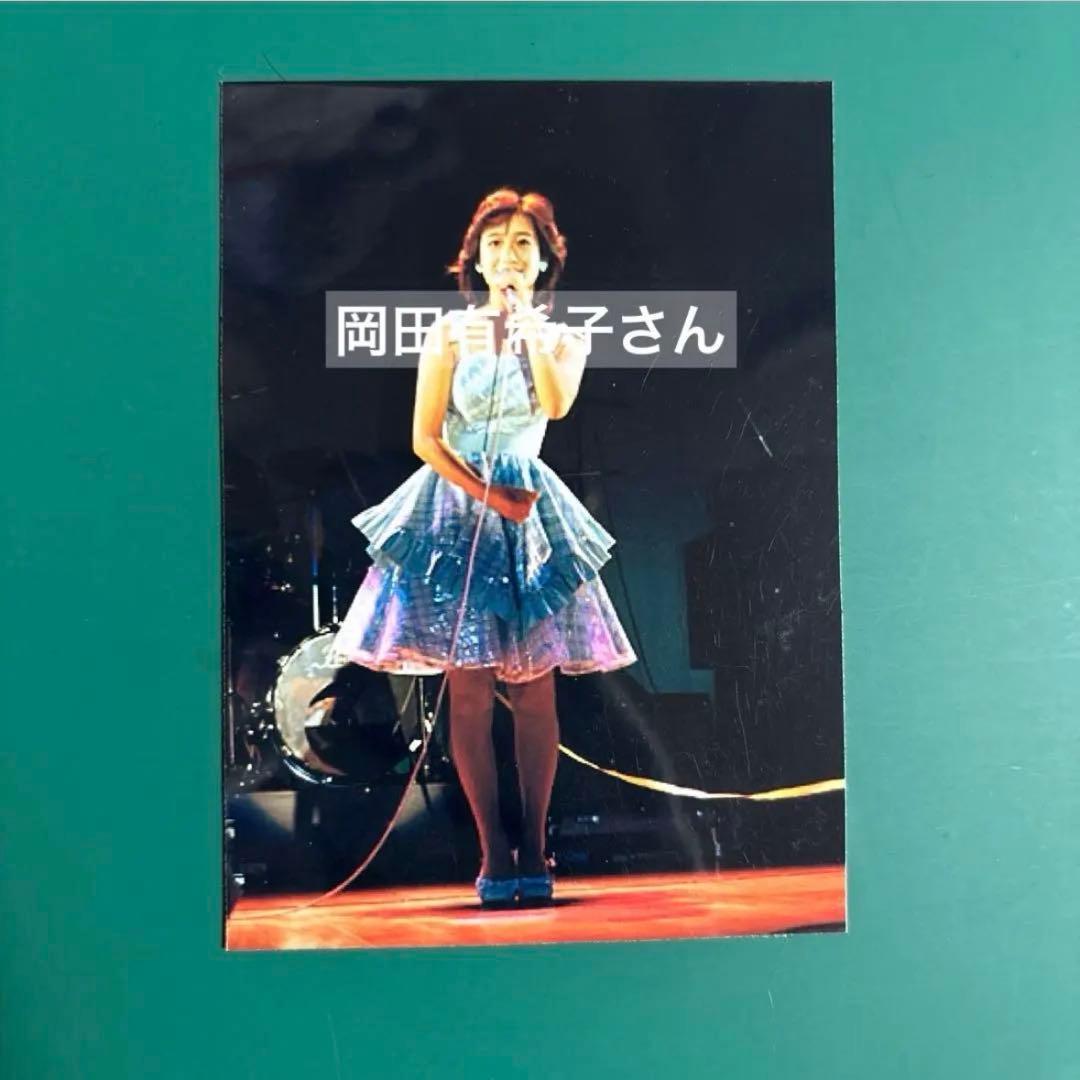 岡田有希子さん　ラミネート写真 E版サイズくらい　5枚セット　8948
