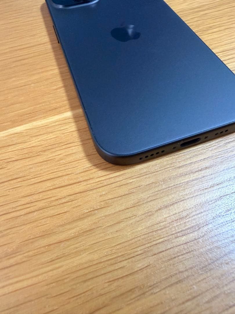 iPhone15 本体 128GB 純正ケース付き