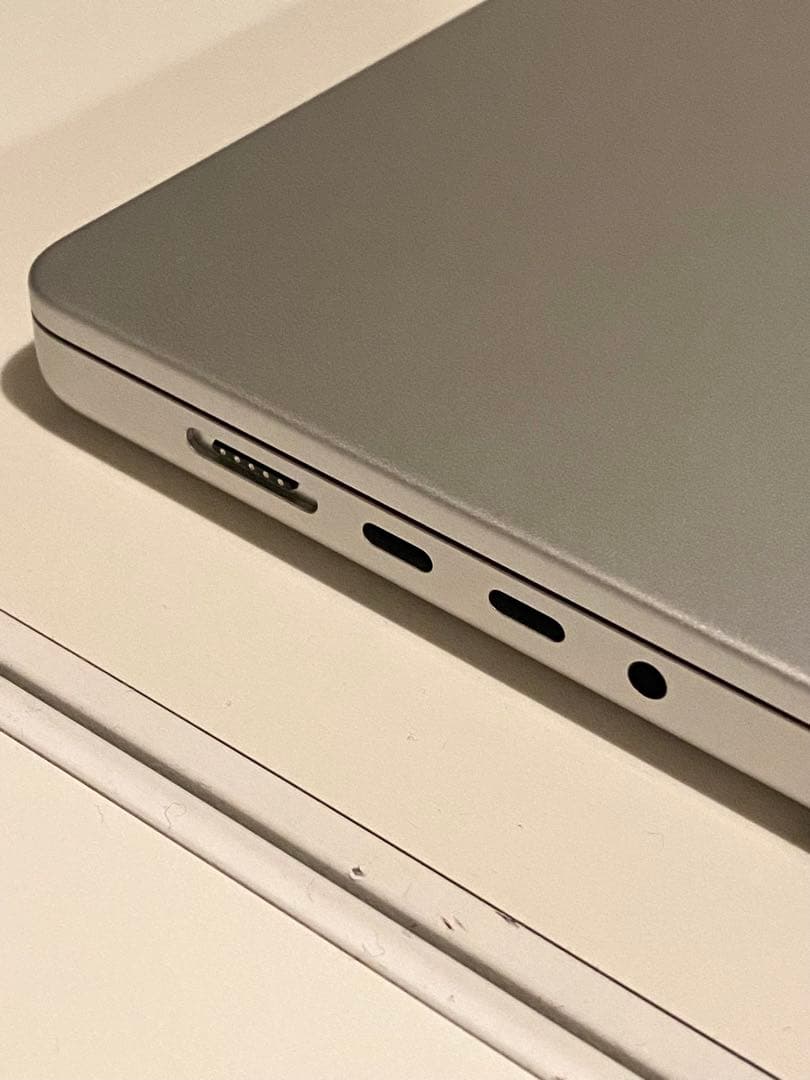 【超美品！ほぼ未使用】MacBook Pro 16 M4MAX 48GB 1TB