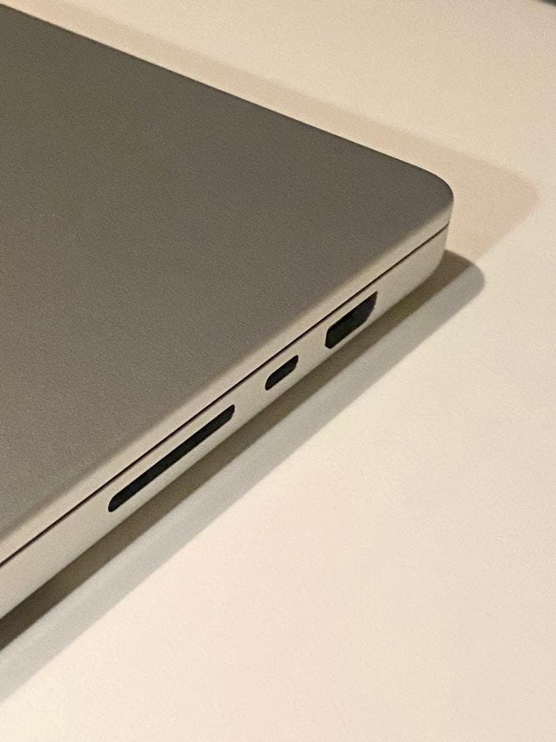 【超美品！ほぼ未使用】MacBook Pro 16 M4MAX 48GB 1TB