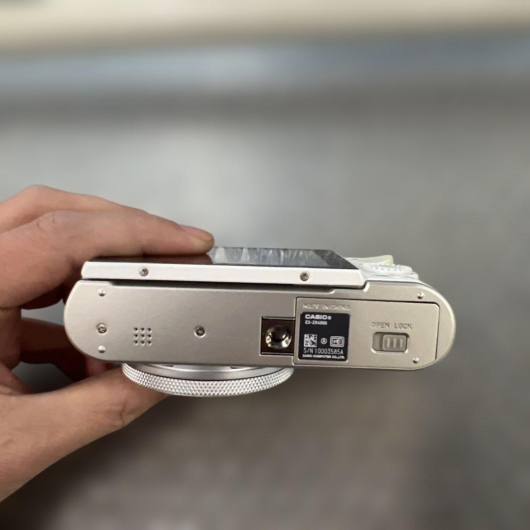 さ*様 美品　CASIO EXILIM EX-ZR4000 現状品動作未確認