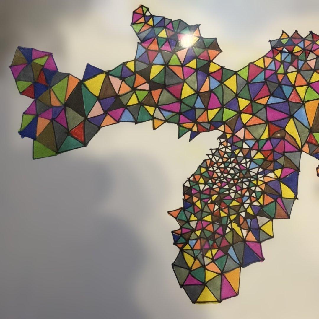 幾何学的トライアングルのアート作品