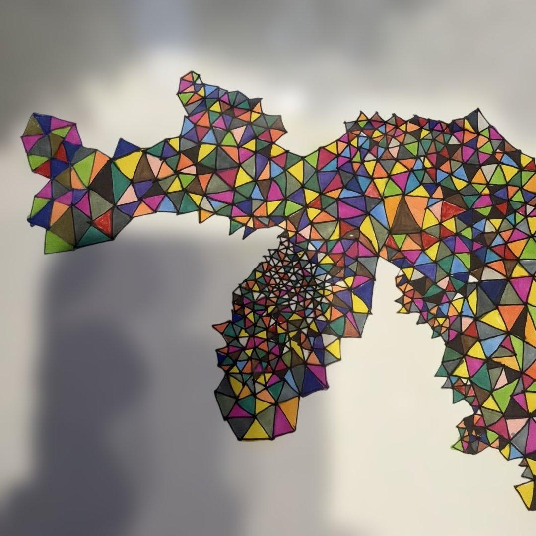 幾何学的トライアングルのアート作品