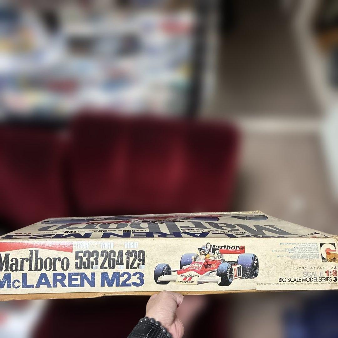 McLaren M23 1:8 スケールモデル Marlboro