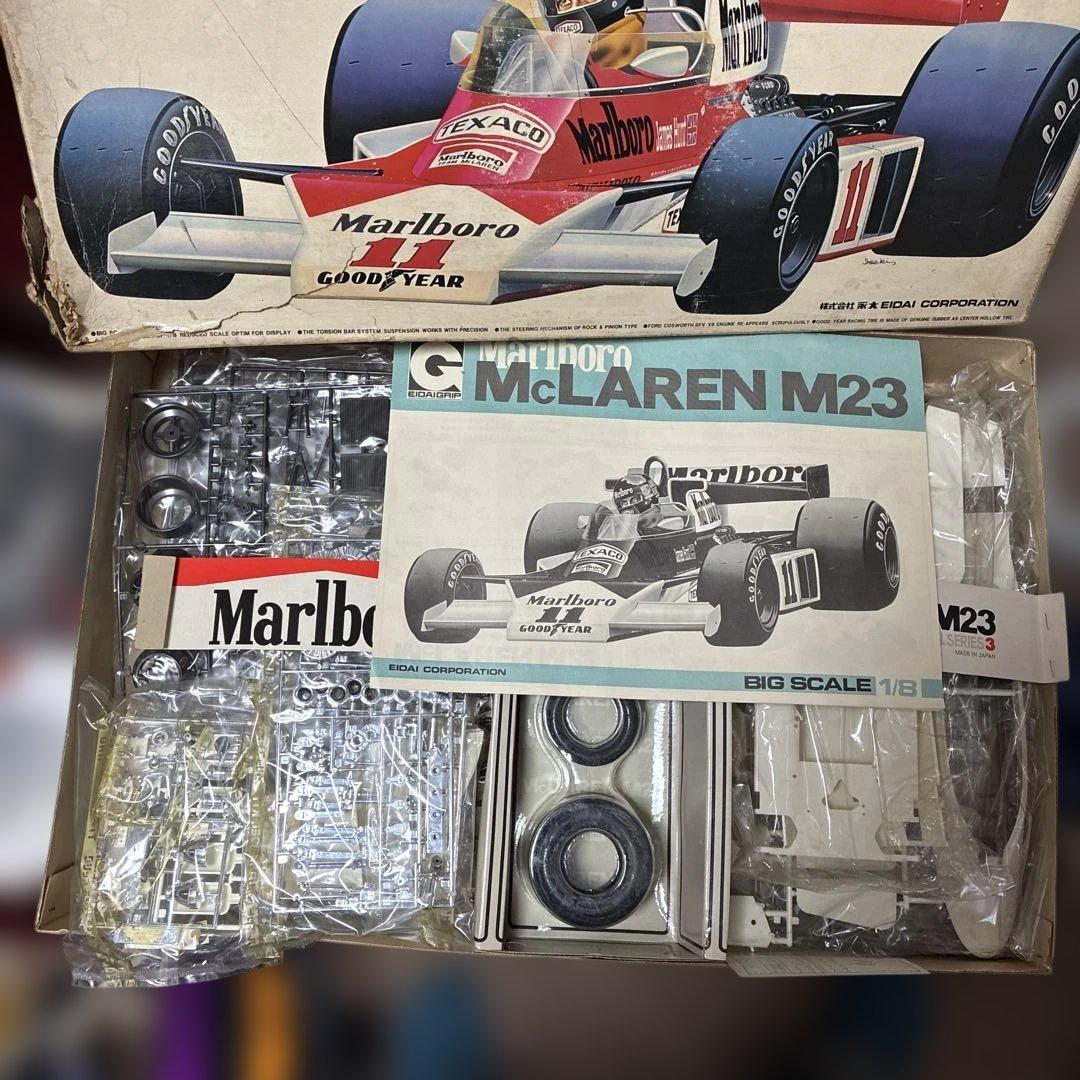 McLaren M23 1:8 スケールモデル Marlboro