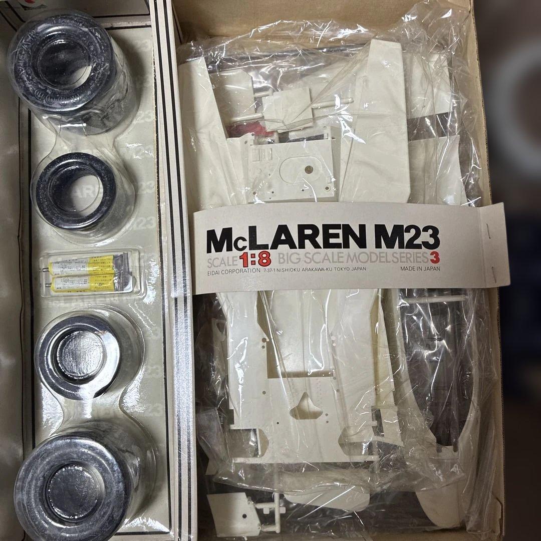 McLaren M23 1:8 スケールモデル Marlboro
