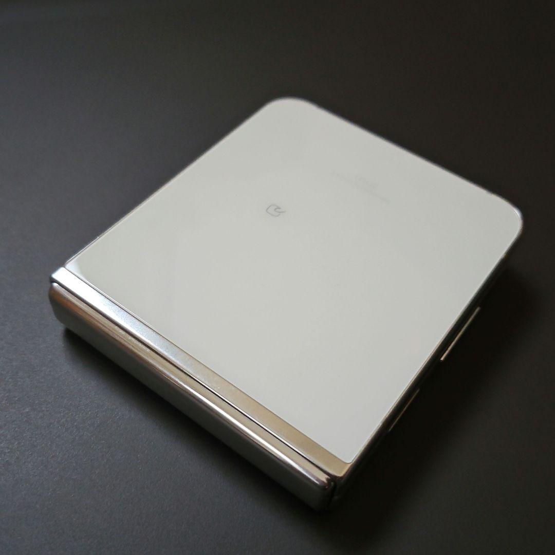 【ジャンク】Samsung Galaxy Z Flip5 クリーム