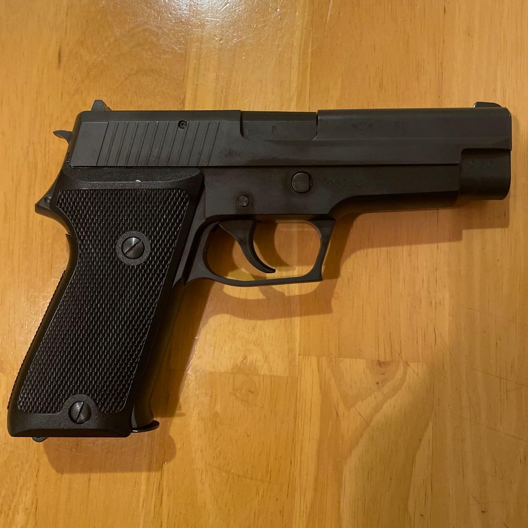 タナカ　SIG P220 IC 航空自衛隊9mm拳銃　ホルスター&オマケ付き