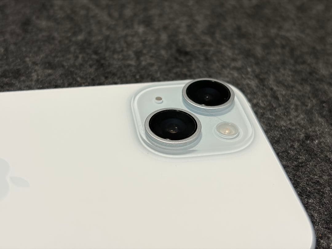 Apple iPhone 15 ブルー 256GB（中古） 美品だけど小傷あり