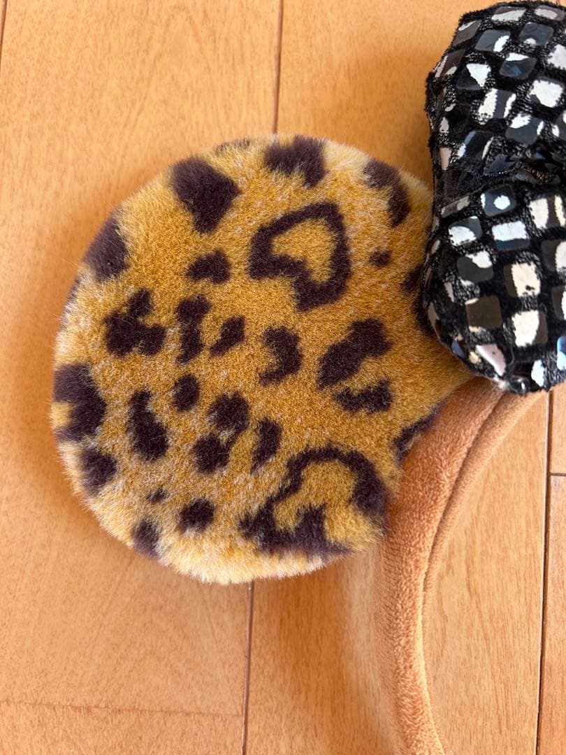 【美品】ディズニー　ミニー　カチューシャ　ヒョウ柄　リボン