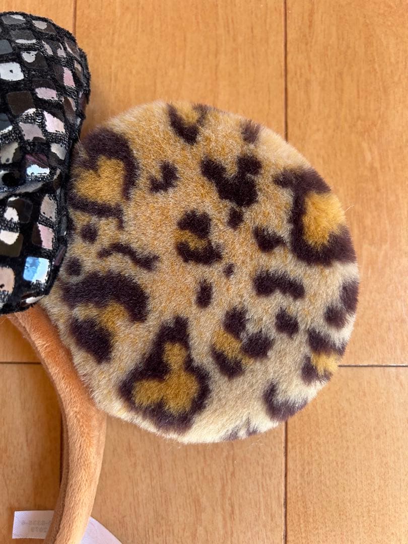 【美品】ディズニー　ミニー　カチューシャ　ヒョウ柄　リボン