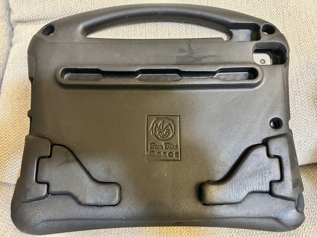 iPad 第7世代 32GB Wi-Fi A2197 タフケース付き