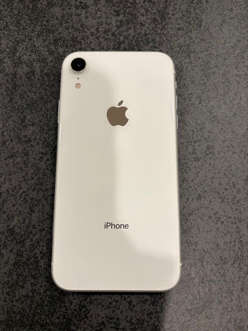 本日のみ値下げします Apple iPhone XR ホワイト 本体 充電88%