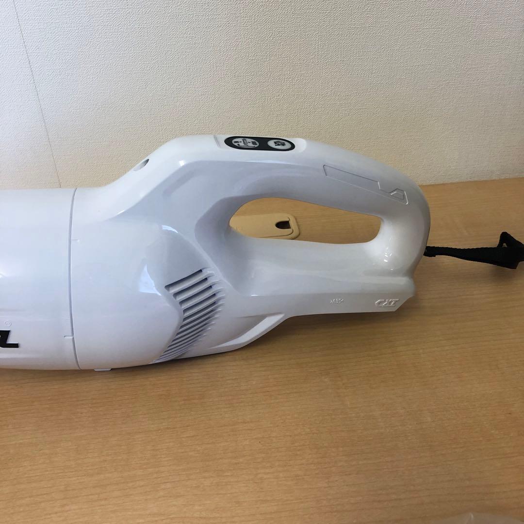 【新品未使用品】Makita マキタ 充電式クリーナー CL108FDZW 本体