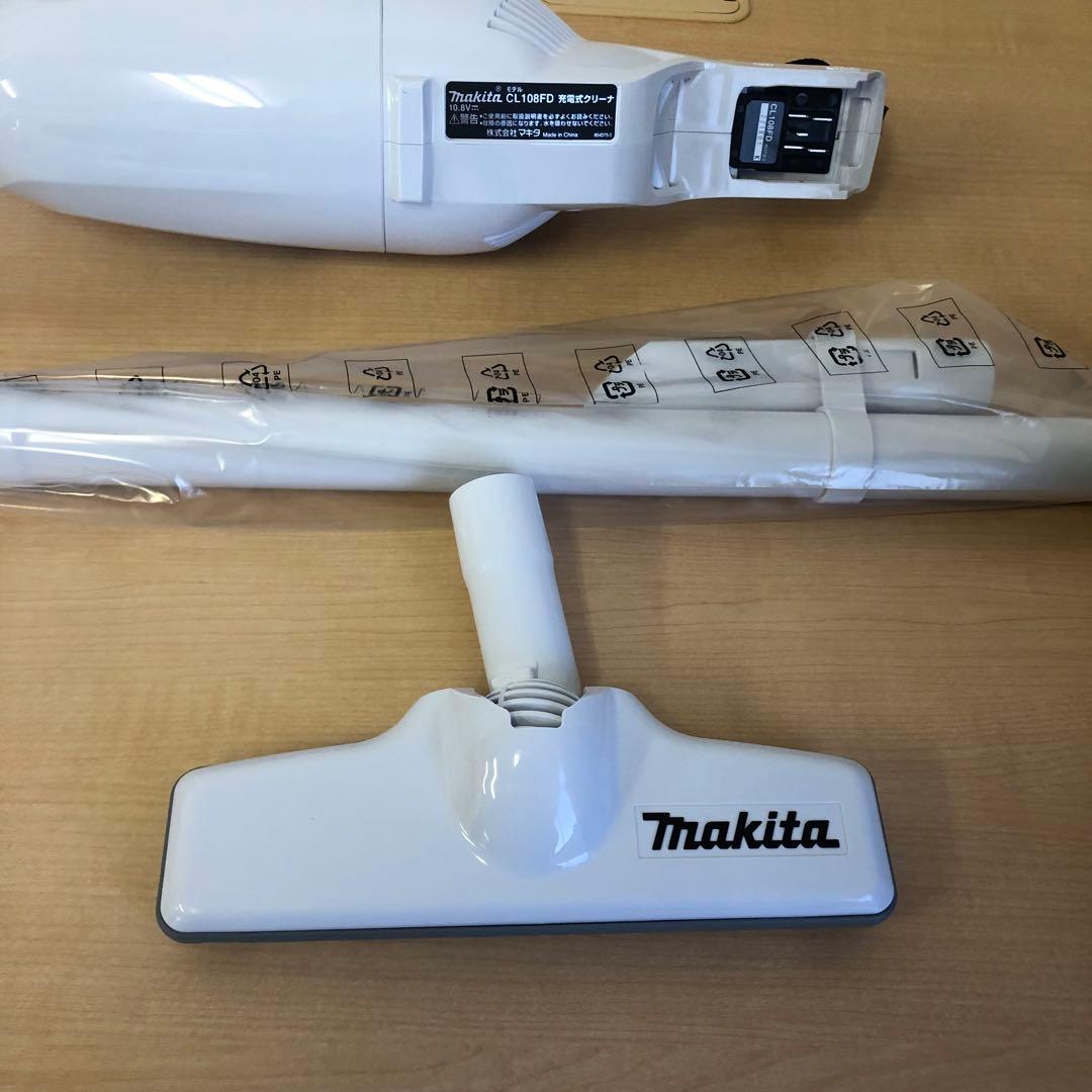 【新品未使用品】Makita マキタ 充電式クリーナー CL108FDZW 本体
