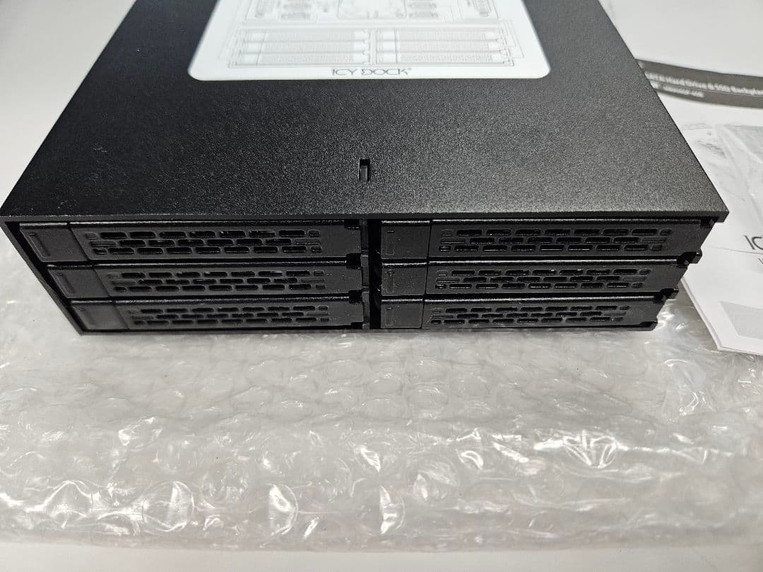 6ベイ　ICY DOCK　2.5\" ドライブケージ