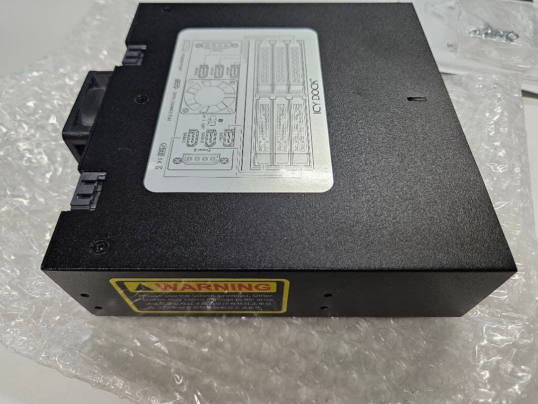 6ベイ　ICY DOCK　2.5\" ドライブケージ