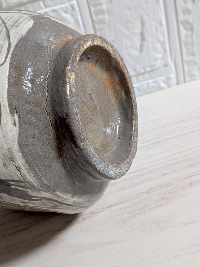 李朝？　粉青沙器　扁壺　牡丹文様　花器　花瓶　一輪挿し