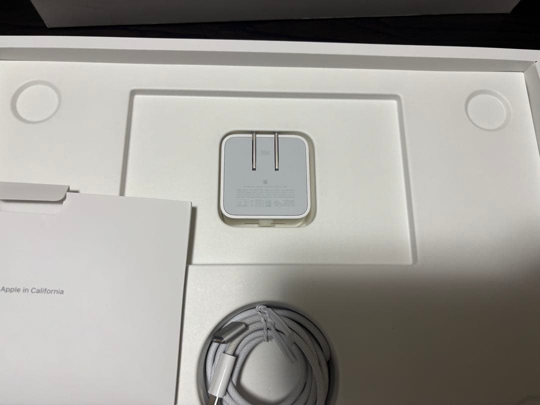 MacBook Air M3 1TB 24gb 13インチ