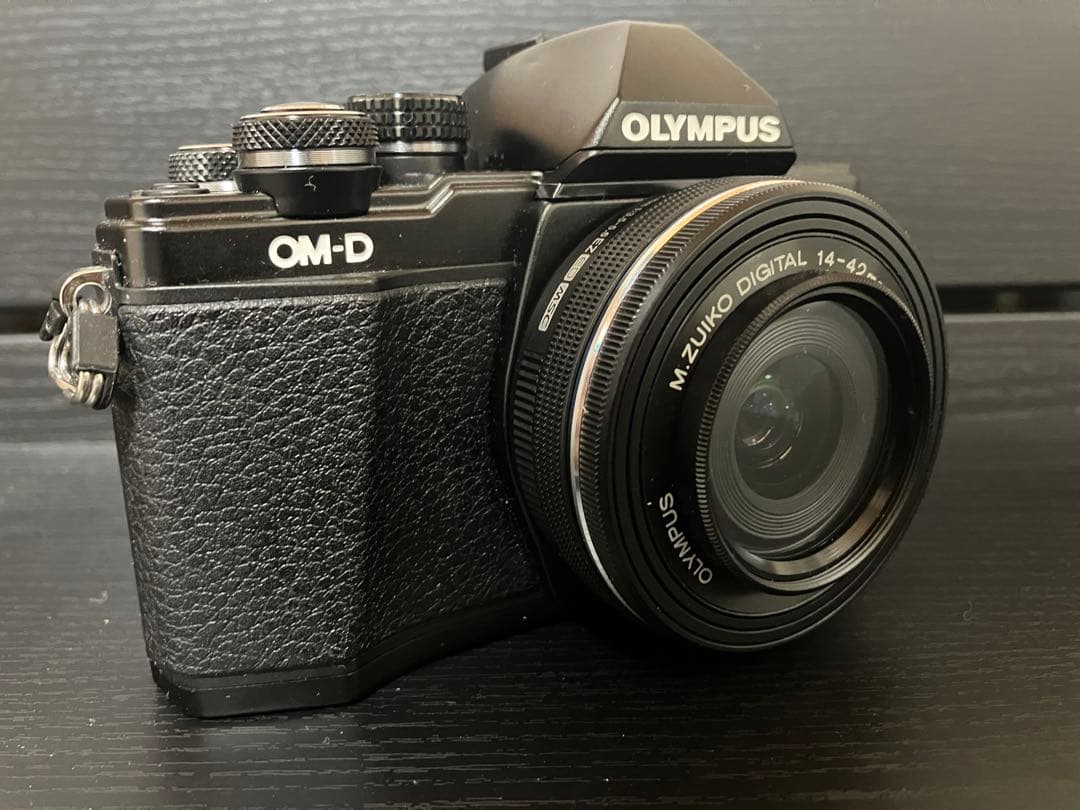 【おまけ6点】OLYMPUS OM-D E-M10 Mark 2 ダブルズーム