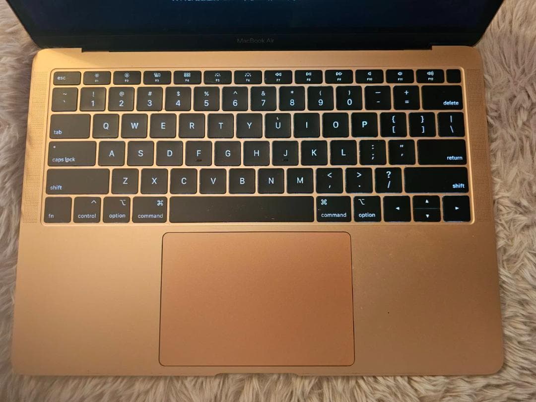 MacBook Air 13-inch, 2019, US配列, ゴールド