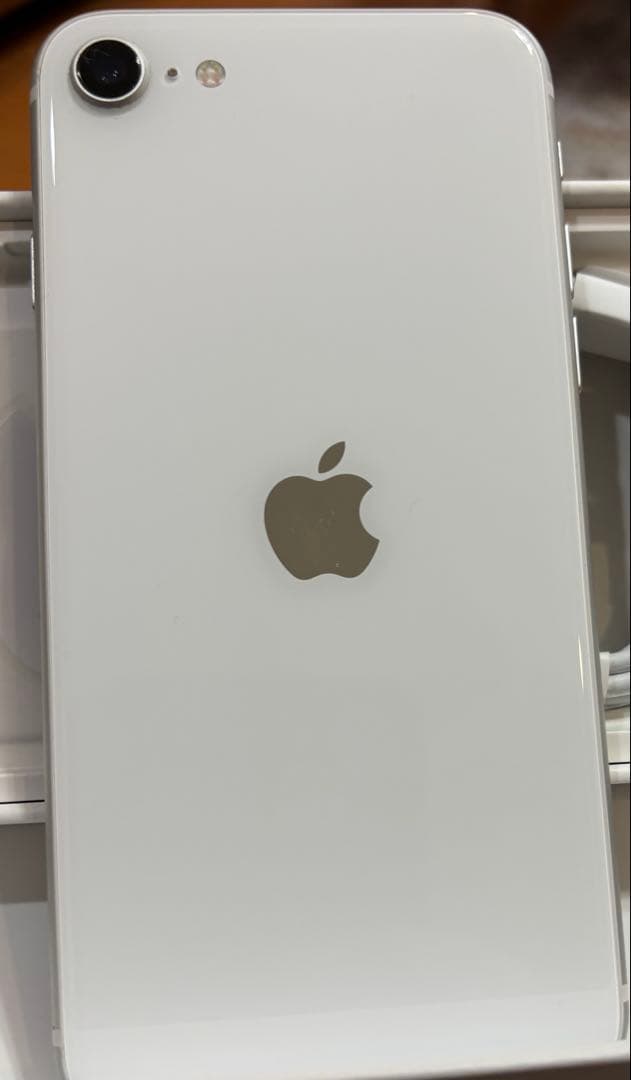 iPhone SE (第2世代) 64GB ホワイト SIMフリー