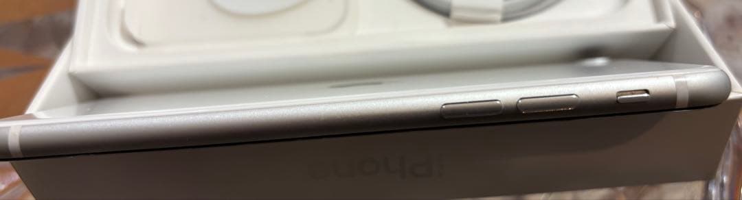 iPhone SE (第2世代) 64GB ホワイト SIMフリー