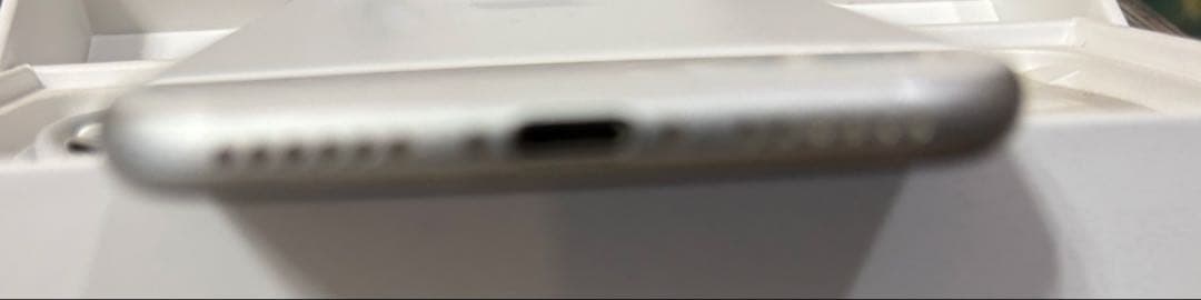 iPhone SE (第2世代) 64GB ホワイト SIMフリー