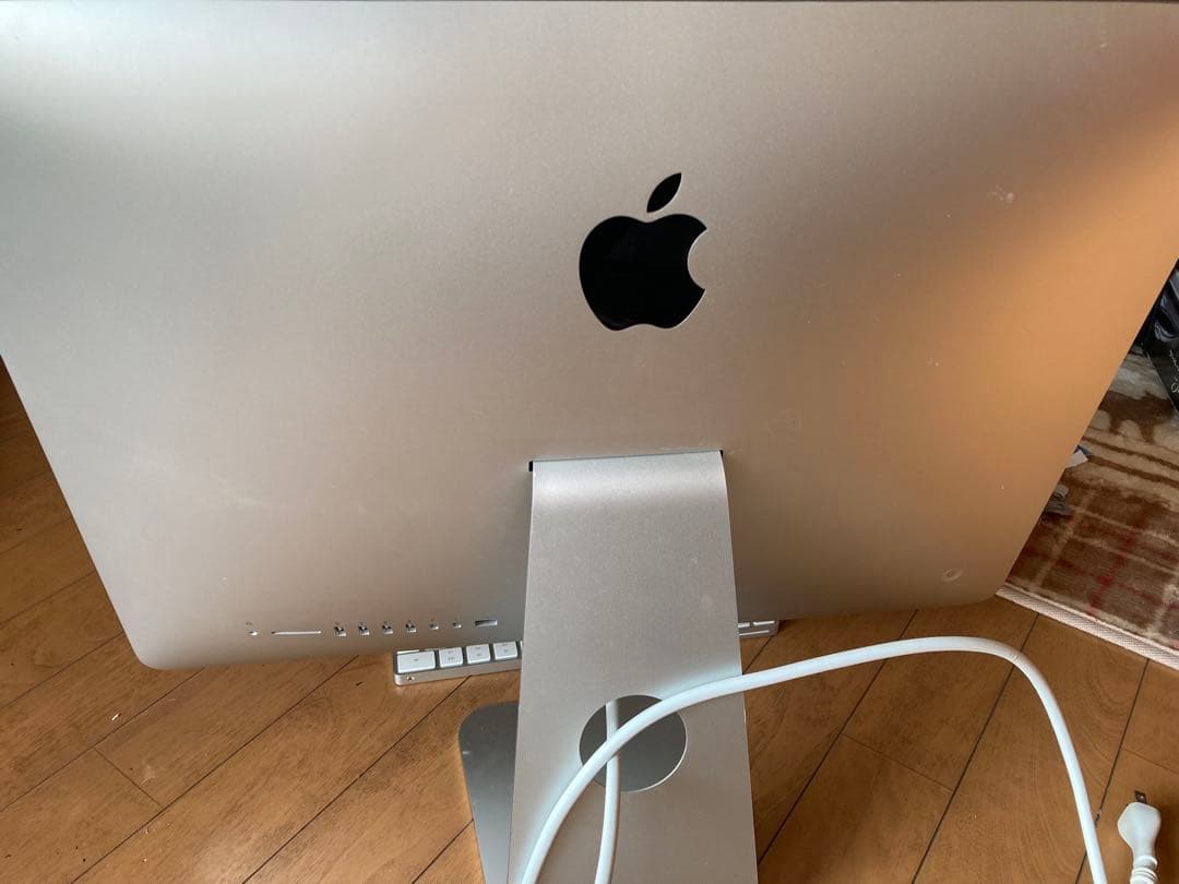 中古品iMac Retina 4K 21.5インチ (2015) 本体　箱なし