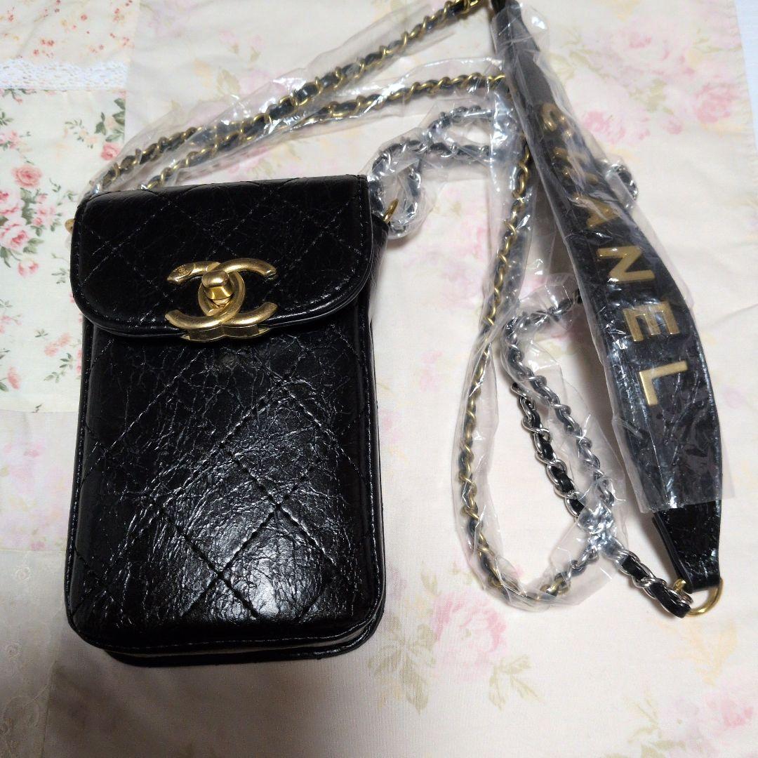 CHANELノベルティ携帯ポーチ