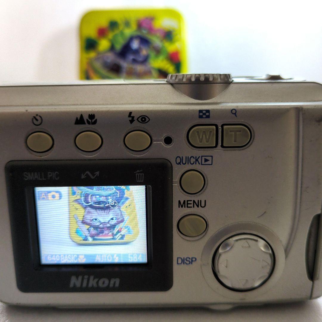 Nikon CoolpixＥ2000動作確認　完動品本体液晶キズアタリなくキレイ