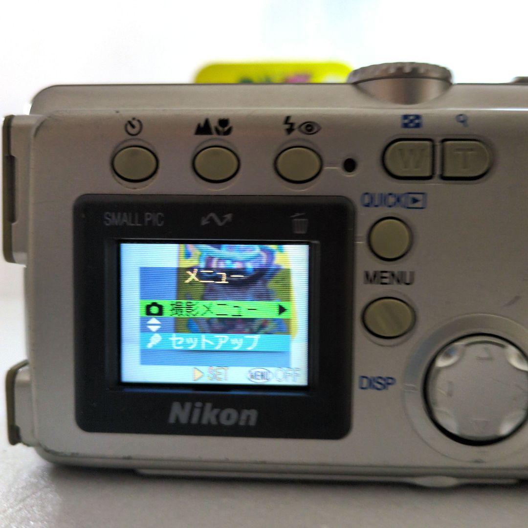 Nikon CoolpixＥ2000動作確認　完動品本体液晶キズアタリなくキレイ