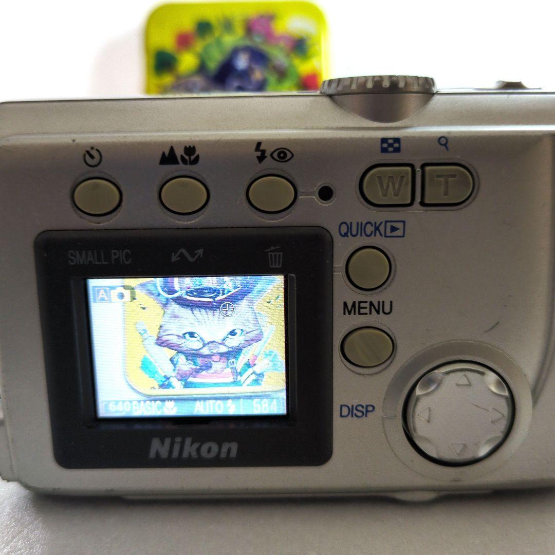 Nikon CoolpixＥ2000動作確認　完動品本体液晶キズアタリなくキレイ