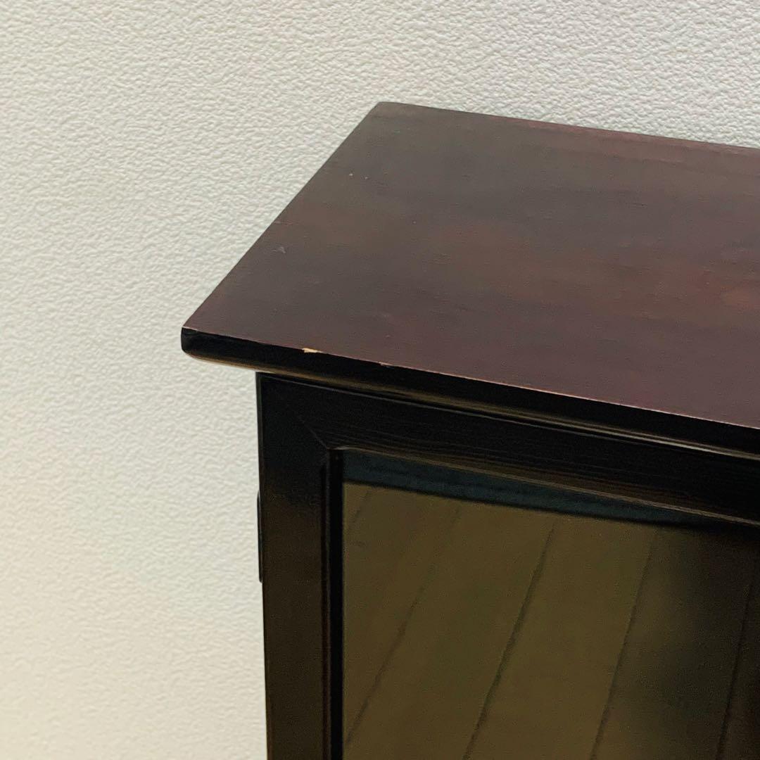 コレクションケース　木製　観音扉　インテリア　アンティーク　ヴィンテージ　飾り棚