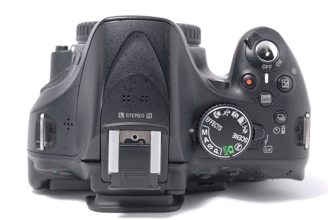 美品セット✨Nikon D5200✨自撮り◎ カメラバッグ付で届いてすぐ使える
