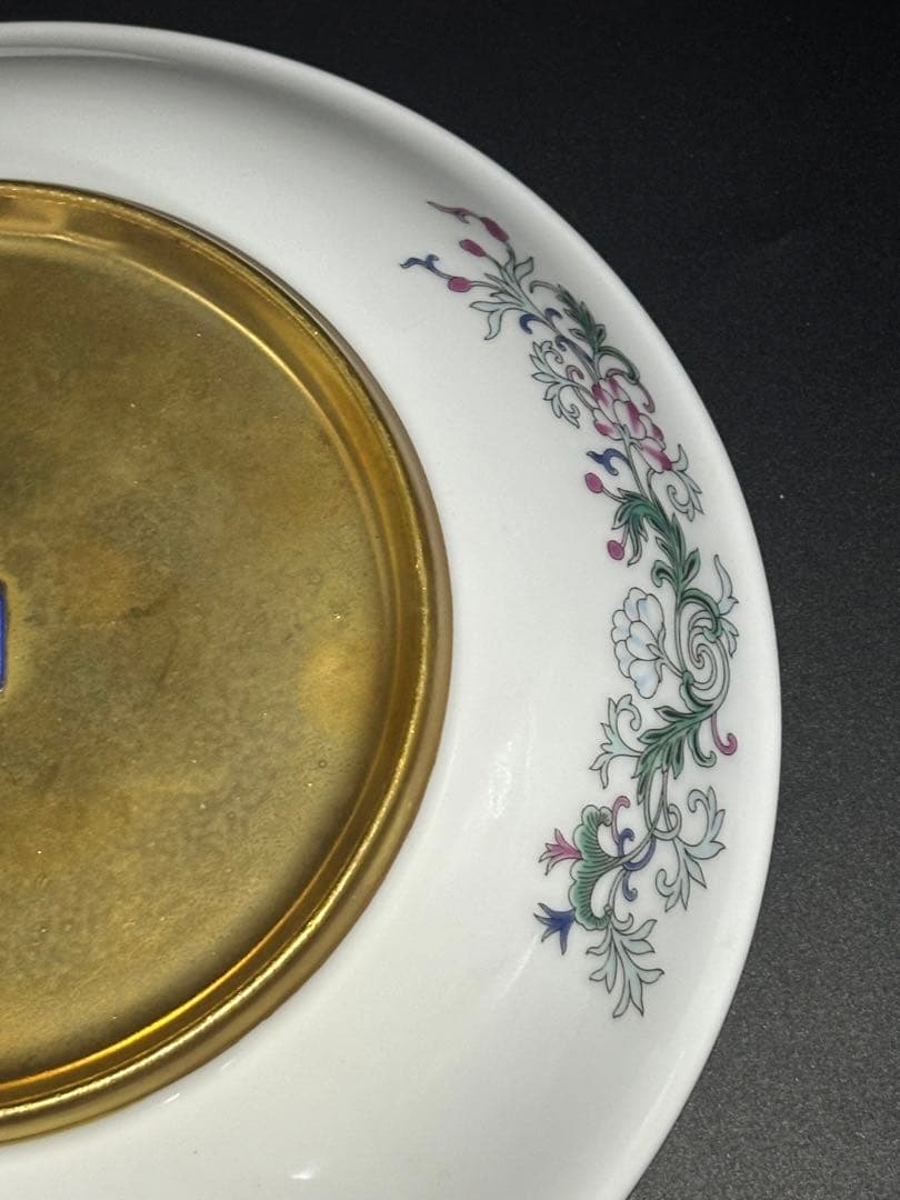 中国　明清時代 手描き装飾の陶磁器皿