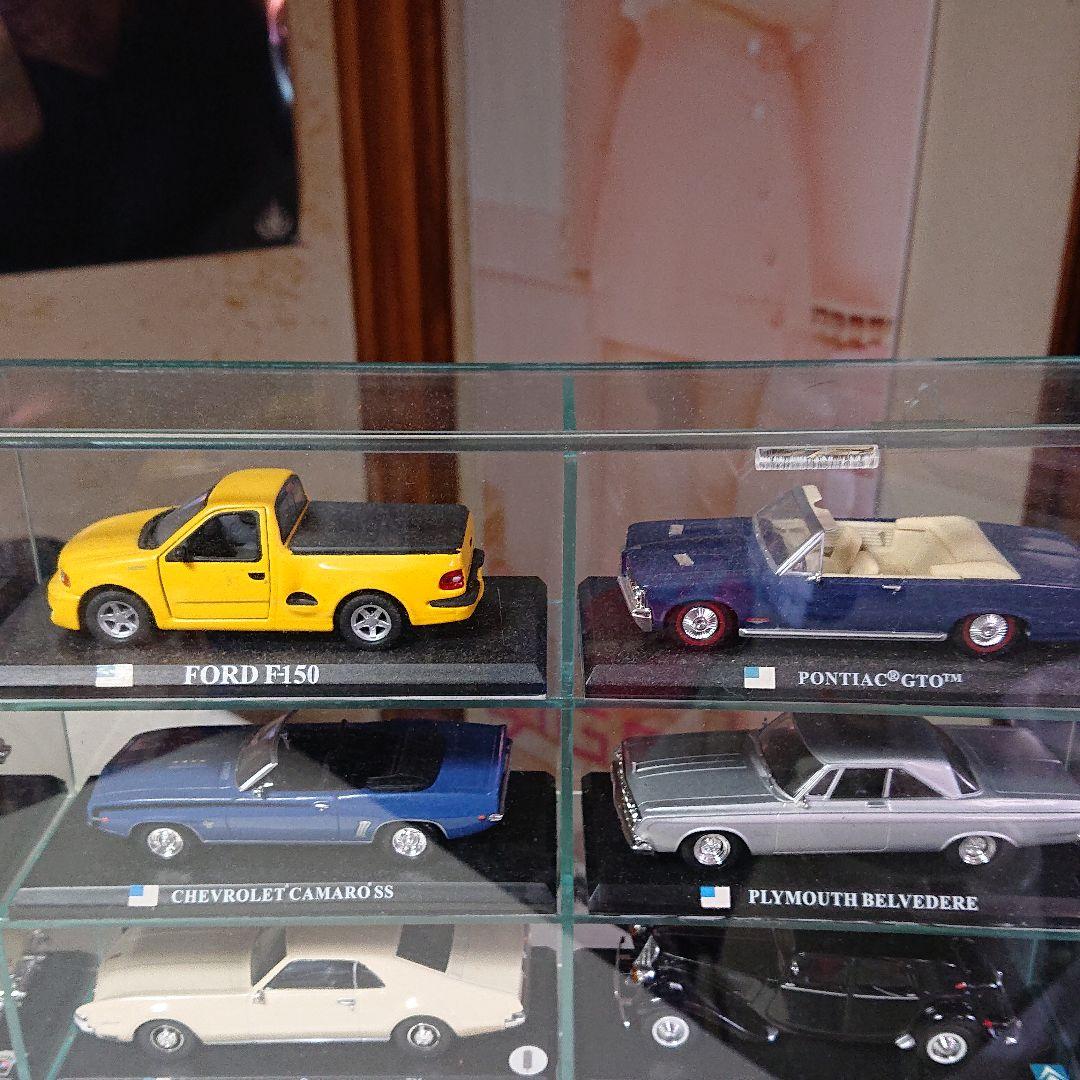 ミニカーのコレクション16台です。