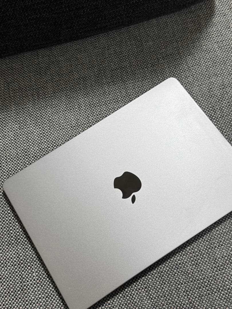 【美品】MacBook Air M2 8GB 256GB 充放電68回