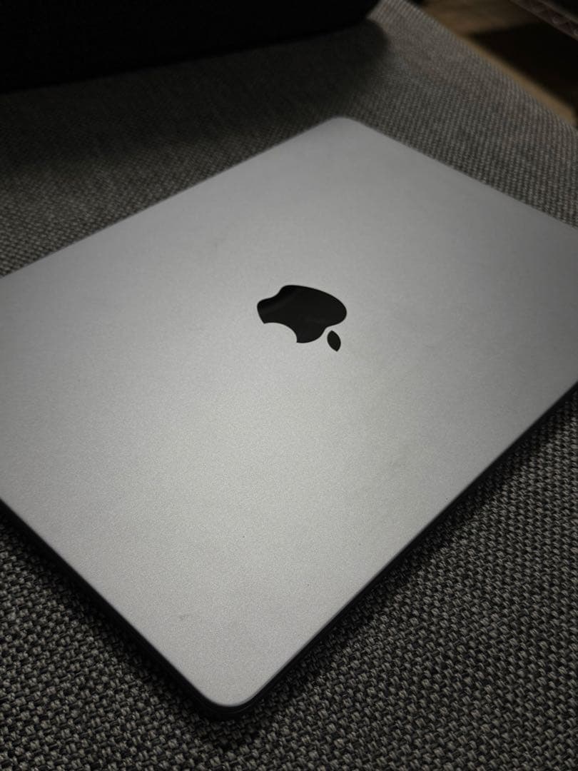 【美品】MacBook Air M2 8GB 256GB 充放電68回