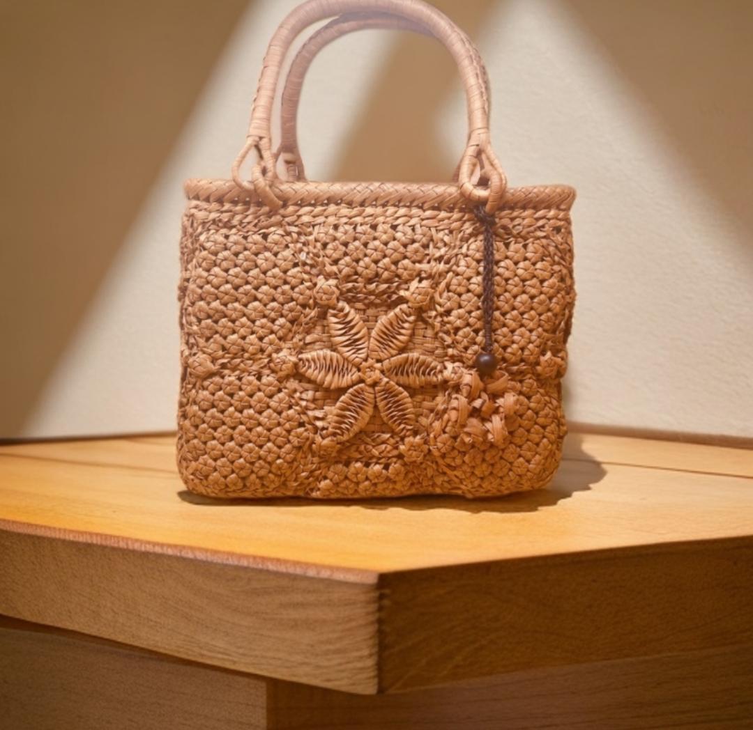 ✨希少美品✨山葡萄かごバッグ 六角花結び編み 立体花編み 内布付き