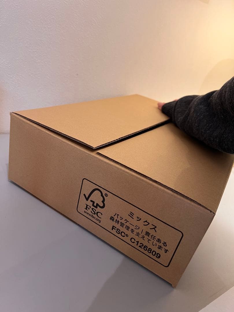 室内屋外　赤と金のウェディングリース20cm