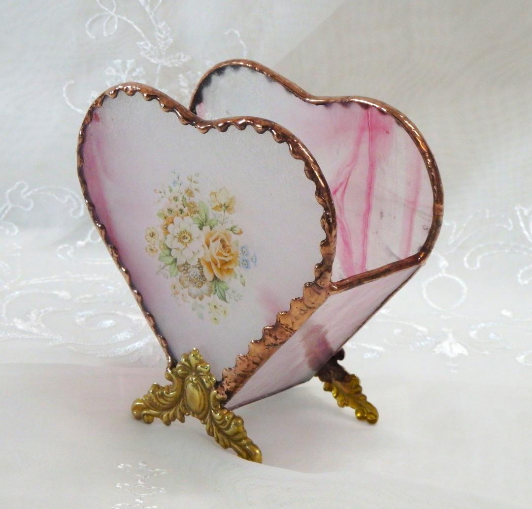 ステンドクラス☆ハート型のキャンディＢＯＸ　(花の絵付け入り)