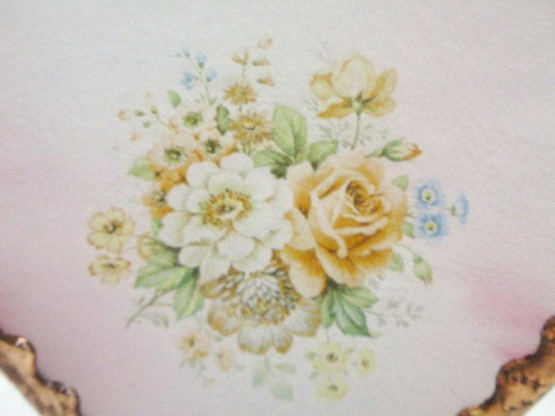 ステンドクラス☆ハート型のキャンディＢＯＸ　(花の絵付け入り)