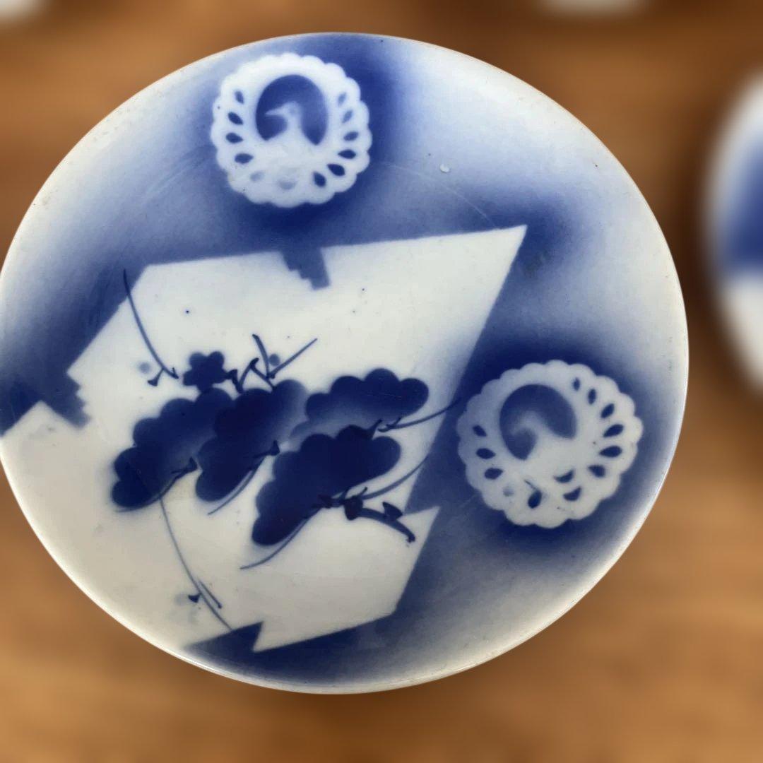 希少　明治〜戦前の深川製磁　松と梅の菱紋と鶴丸紋　呉須吹き掛け手法　器5枚