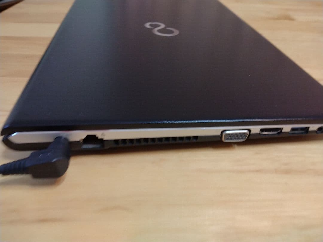 富士通 LIFEBOOK S937 i5 7300U 8GB / SSD128