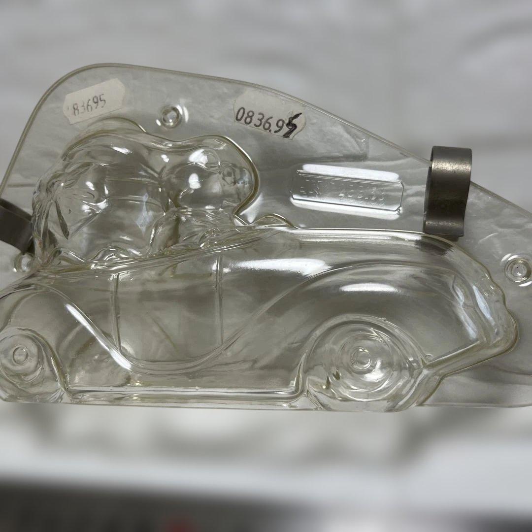 イースター✳︎車にのるウサギ✳︎チョコレートモールド✳︎未使用品