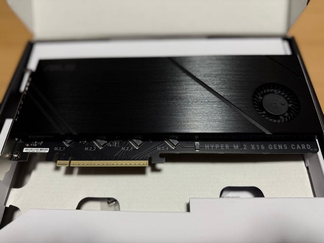 ⭐️極美品 ASUS Hyper M.2 x16 Gen5 カード