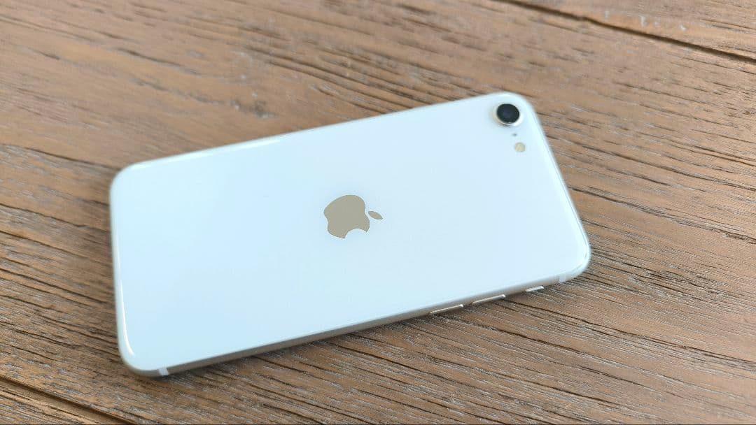 Apple iPhone SE (第3世代) ホワイト 本体　64GB