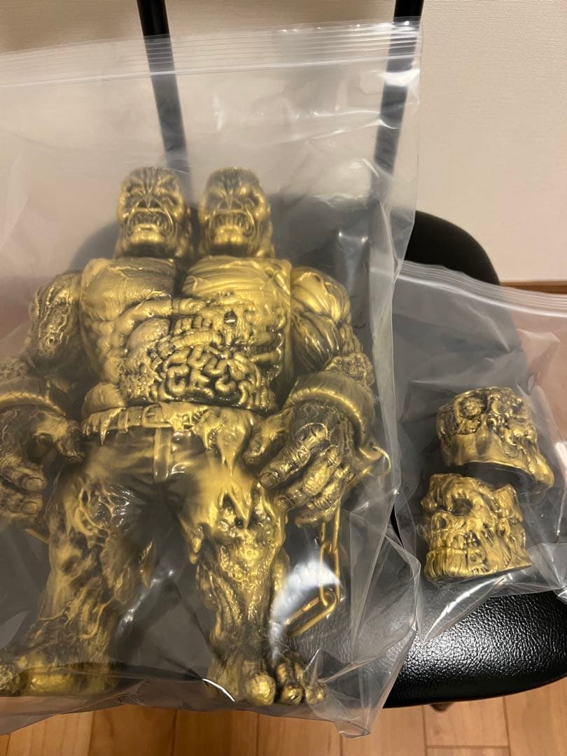 ジャイアントゴリラフランケン ブラックゴールド　ソフビ　もうこやま