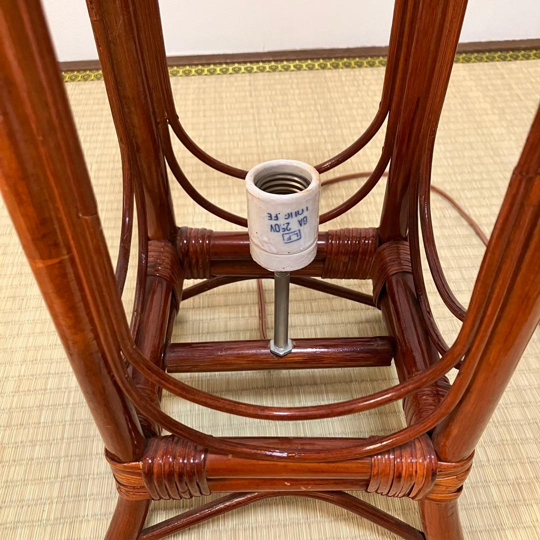 ラタンのフロアランプ・ラタンランプ・籐製ランプ・アジアンランプ・和風レトロ・昭和